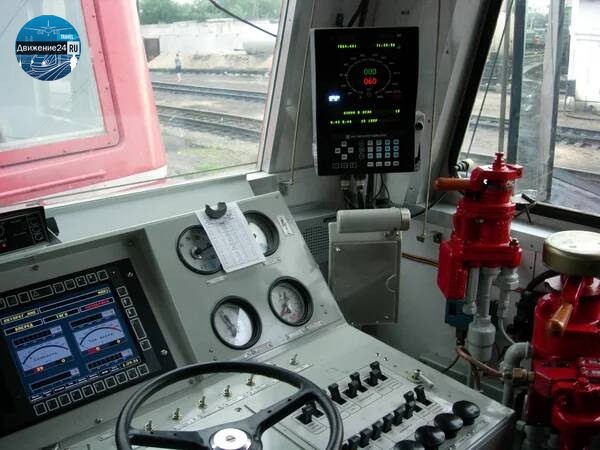 кабина электровоза эп1