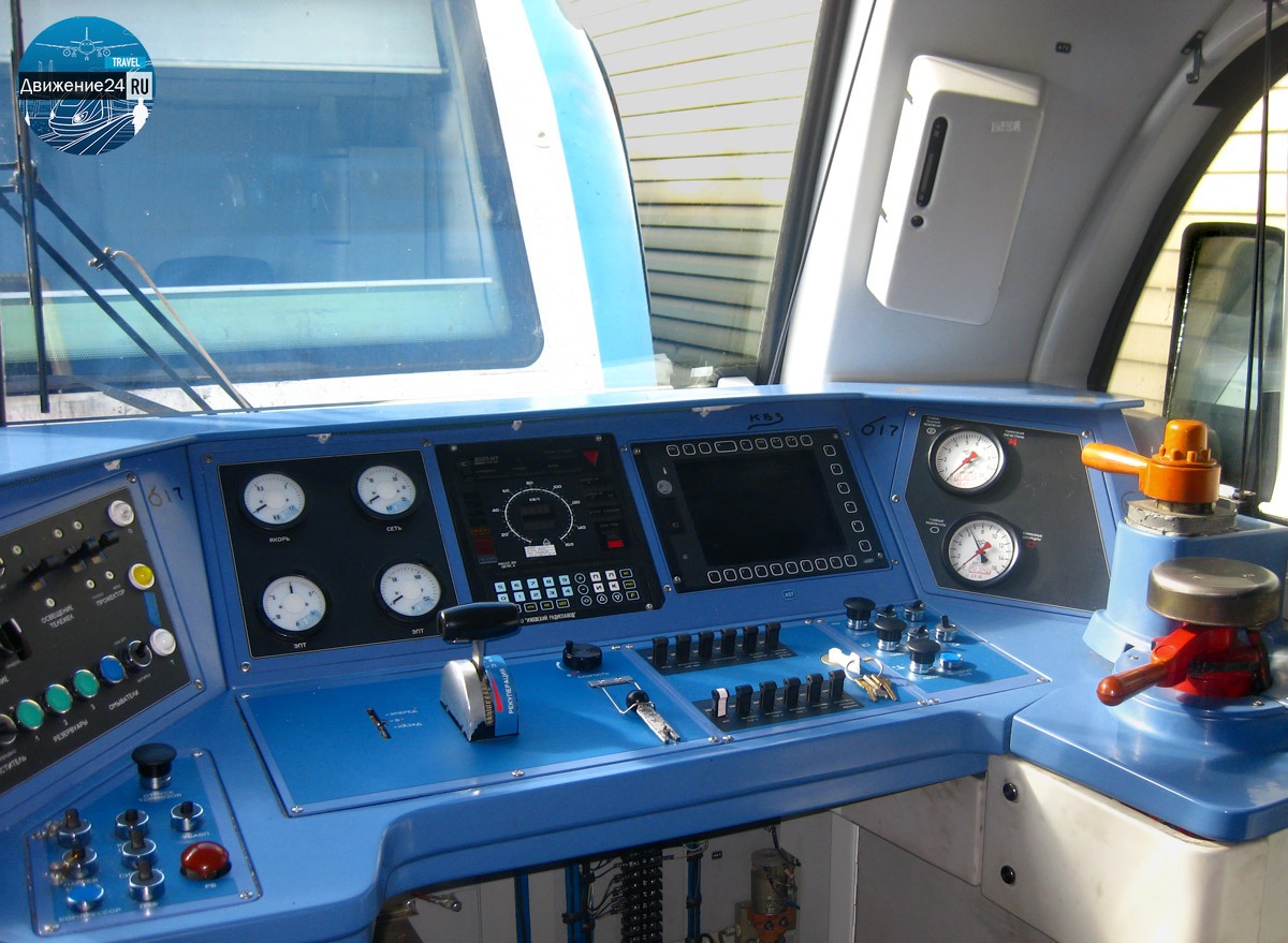 электровоз эп1м кабина