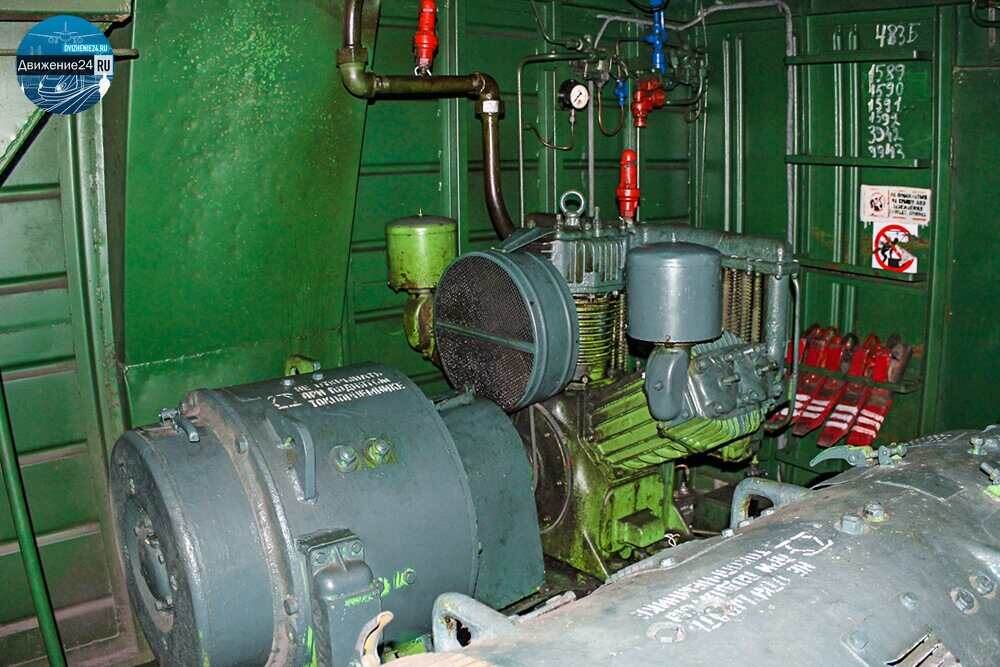 Вспомогательные машины - компрессор электровоза ВЛ80с
