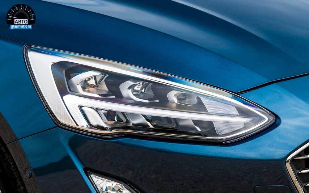 Ford Focus передняя фара