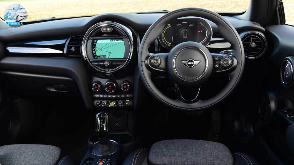 Новый MINI Electric руль и приборная панель