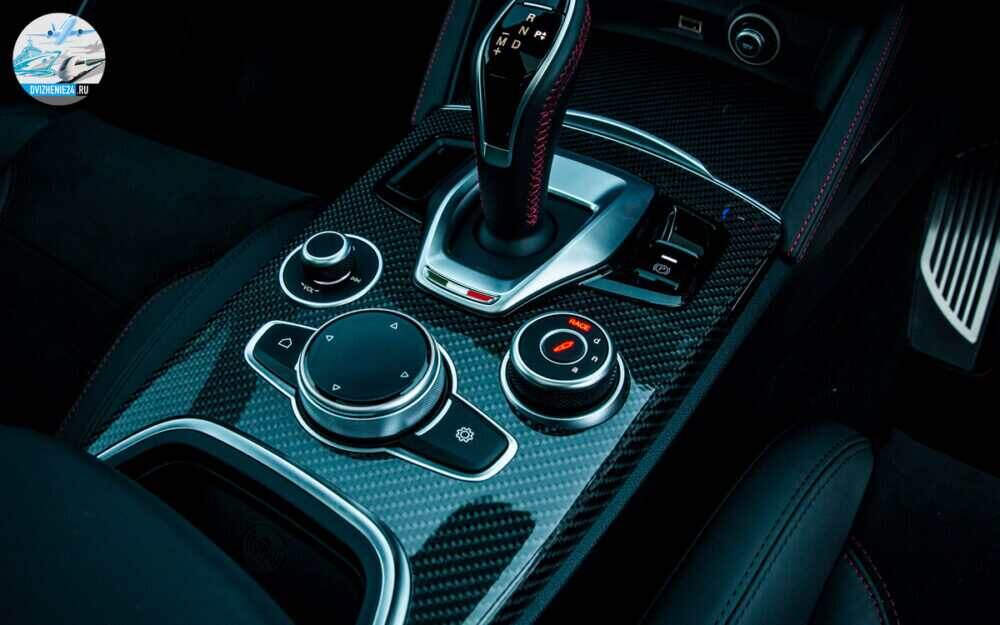 Новый alfa romeo stelvio quadrifoglio 2020