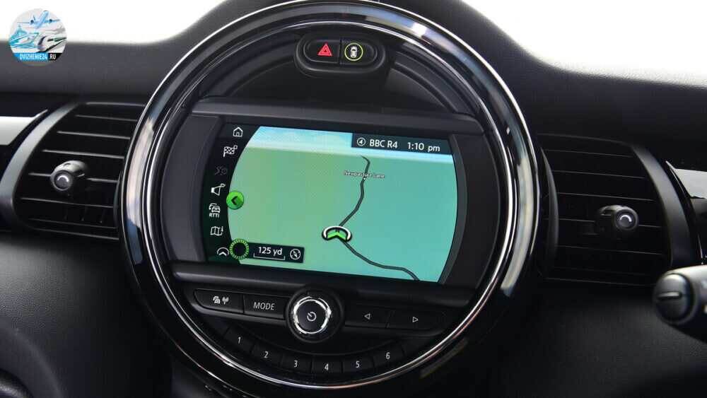 Новый MINI Electric дисплей информационно-развлекательной системы