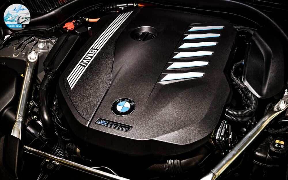 Новый BMW 545e PHEV 2020
