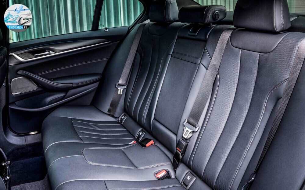 Новый BMW 545e PHEV 2020