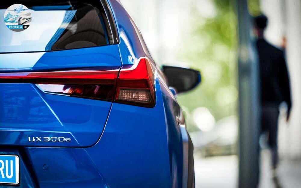 Lexus UX 300e 2021
