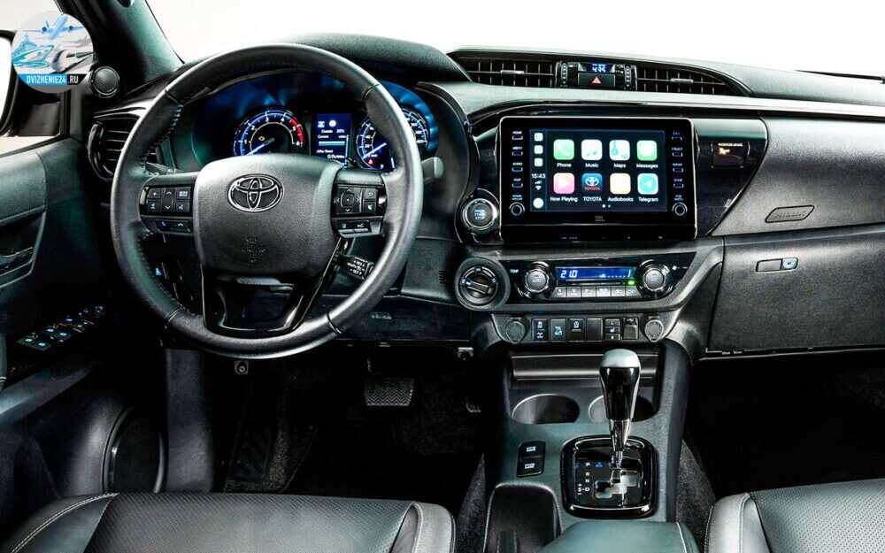 Toyota Hilux 2020 года