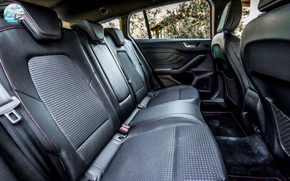 Ford Focus Estate салон
