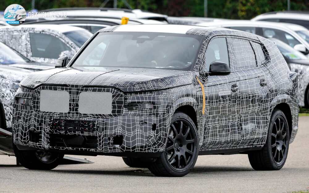 BMW X8
