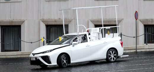Папамобиль Toyota Mirai автомобиль пантифика Папы Римского Франциска Ватикан