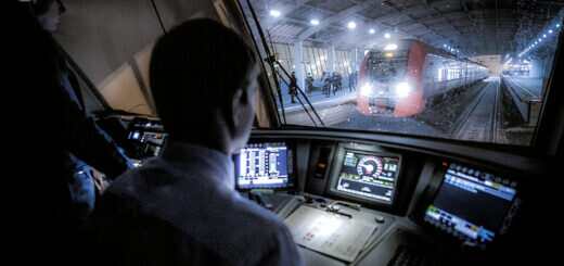 локомотивная бригада - машинист локомотива