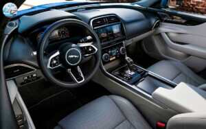 Обновленный Jaguar XE