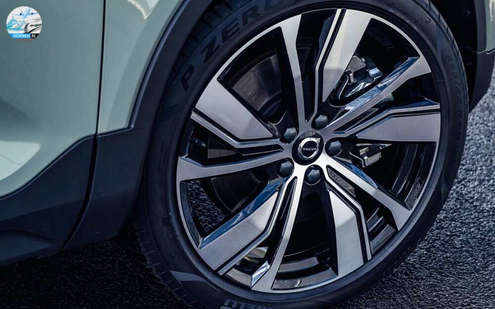 Volvo XC40 P8