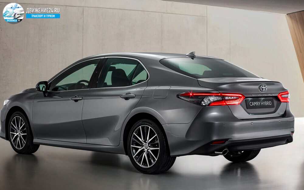 Toyota Camry 2021 года