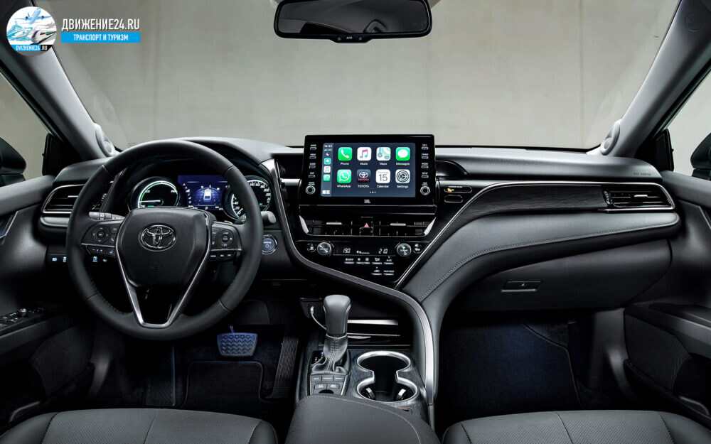 Toyota Camry 2021 года