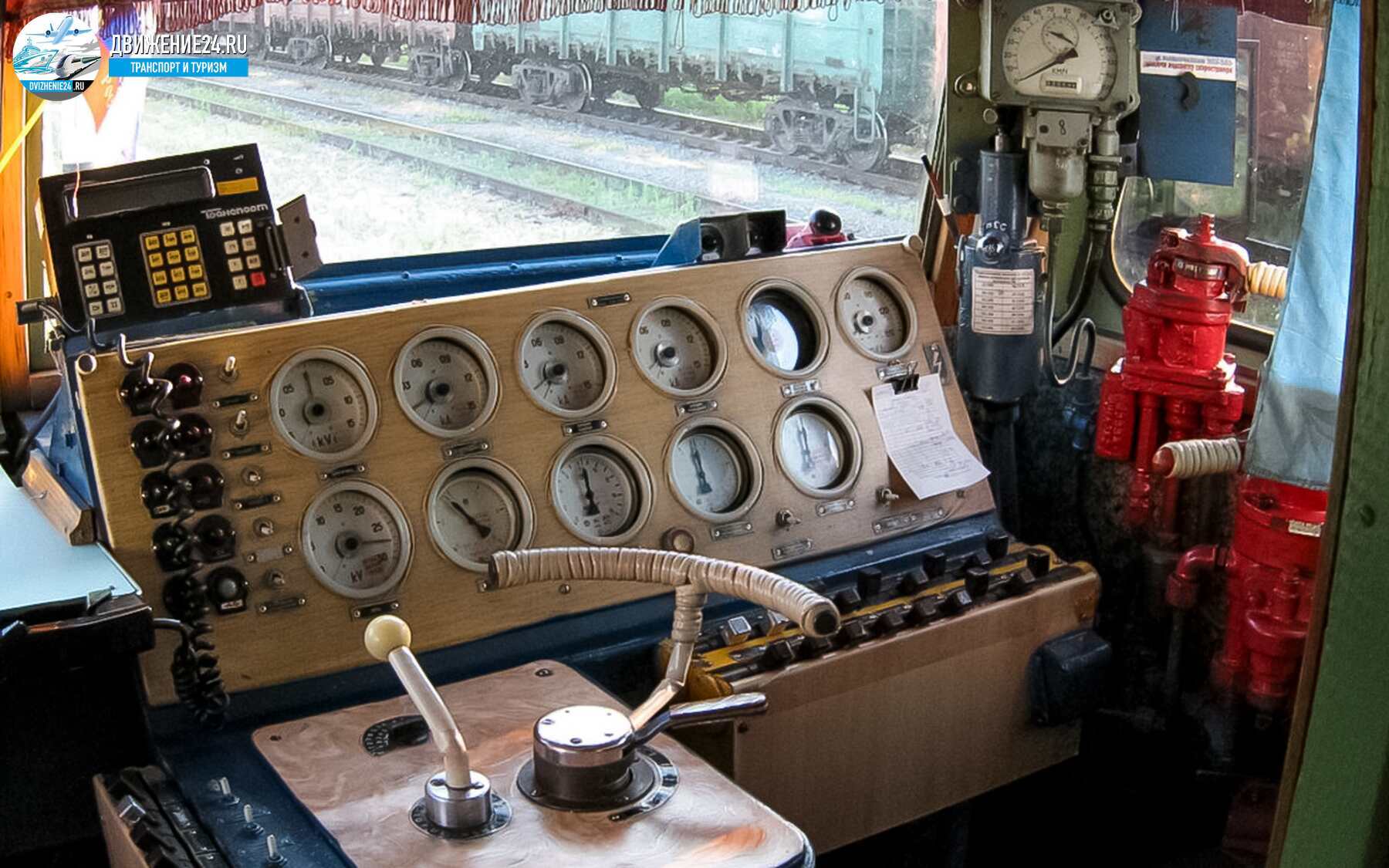 Электровоз ВЛ80с кабина машиниста