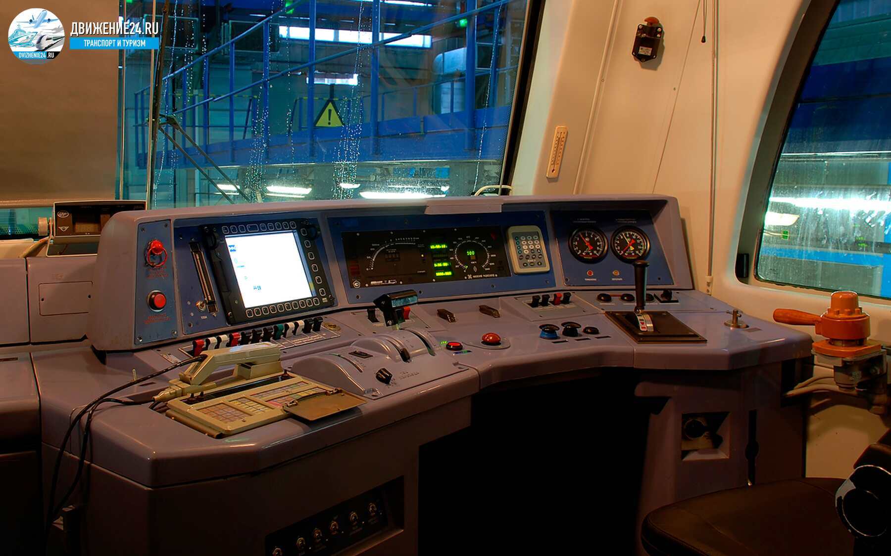 ЭП2К кабина в темное время