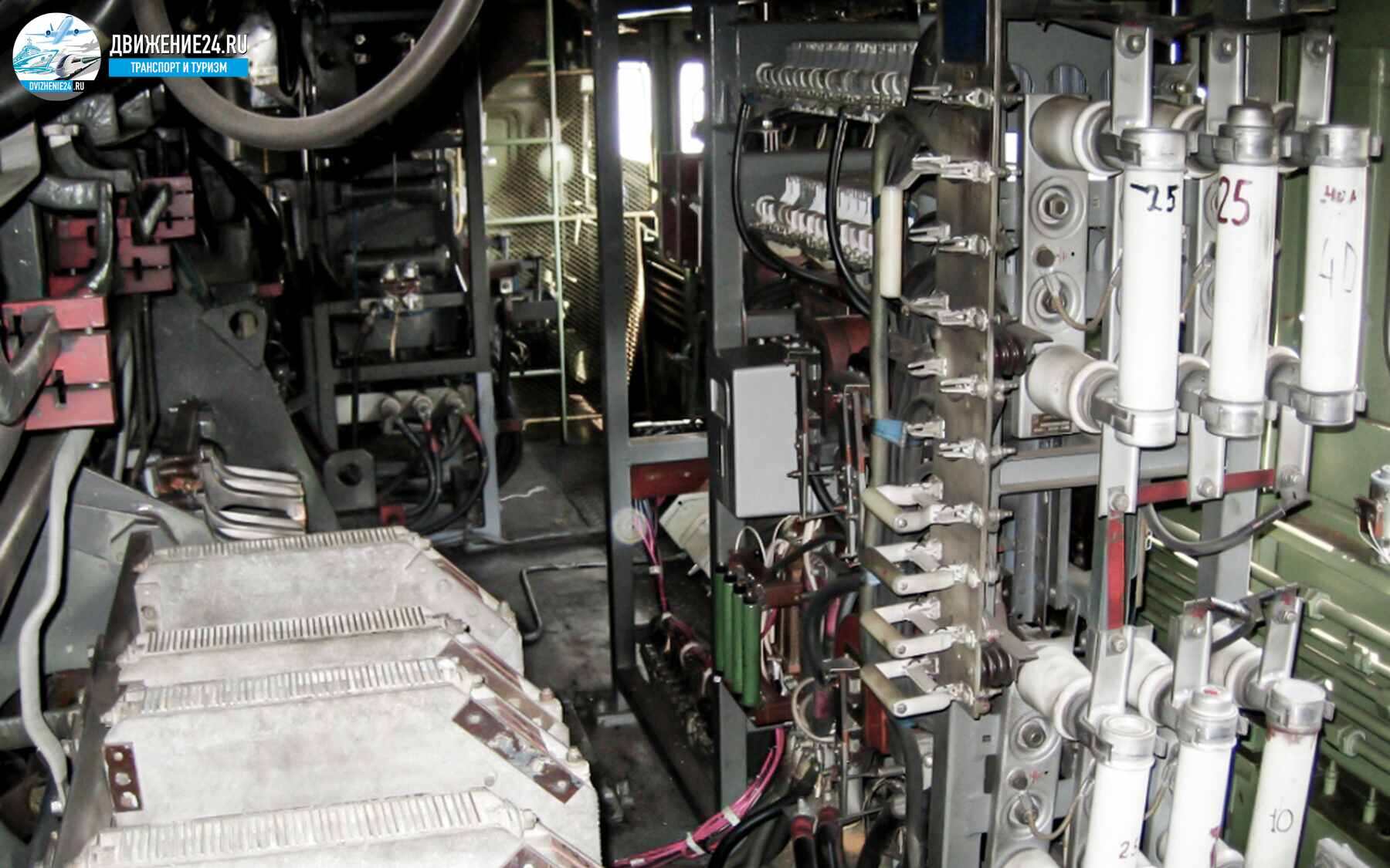 Машинное отделение Электровоз ЧС2