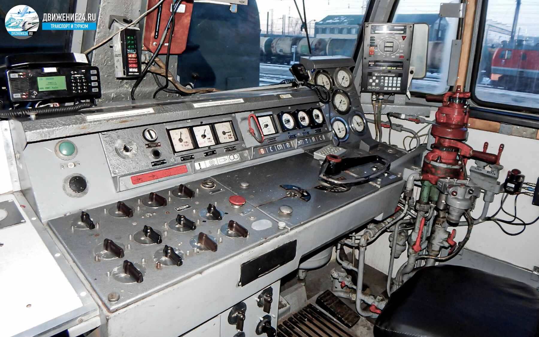 Кабина электровоза ЧС2т