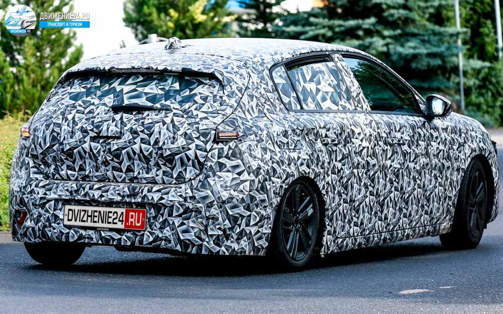 Новый хэтчбек Peugeot 308 2021