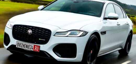 Jaguar XF 2021 на дороге