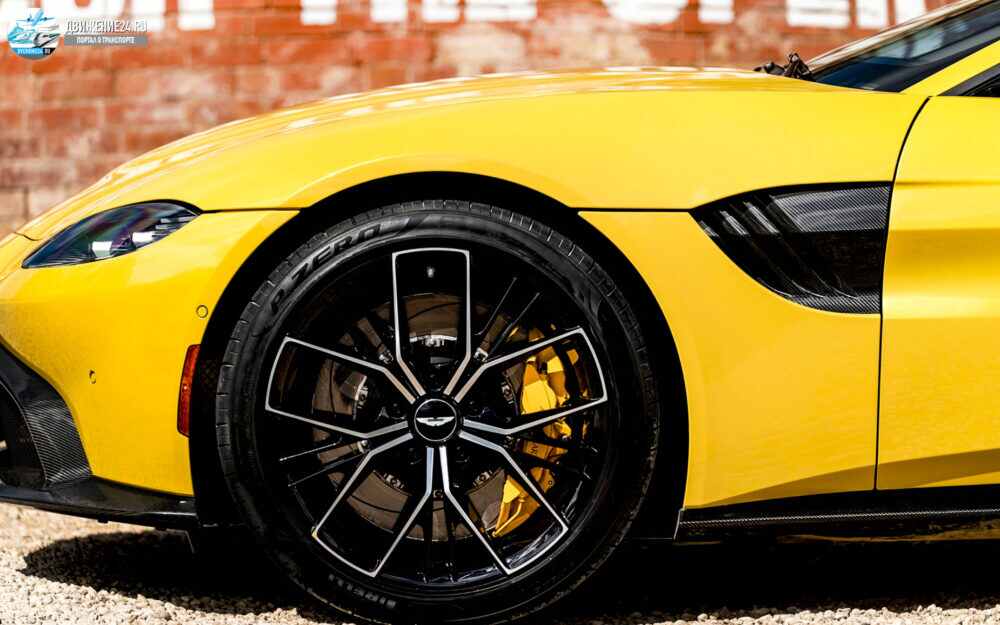 Aston Martin Vantage