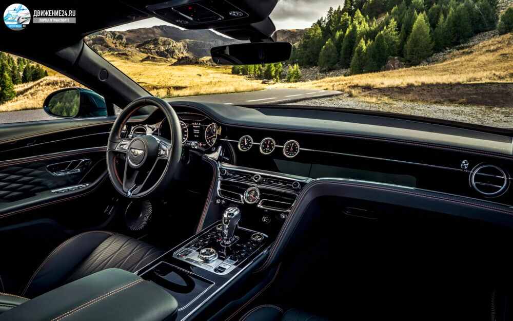 Роскошный седан Bentley Flying Spur ручной сборки