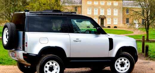 Land Rover Defender 90 D250 2021