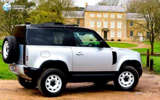 Land Rover Defender 90 D250 2021