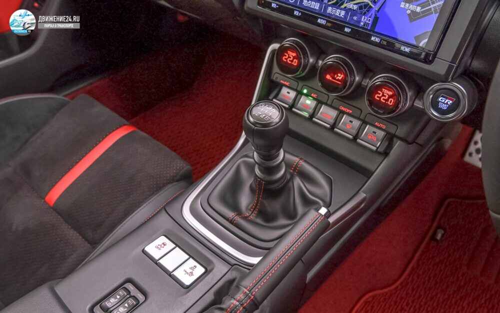 Новый спортивный автомобиль Toyota GR86 берет верх над GT86