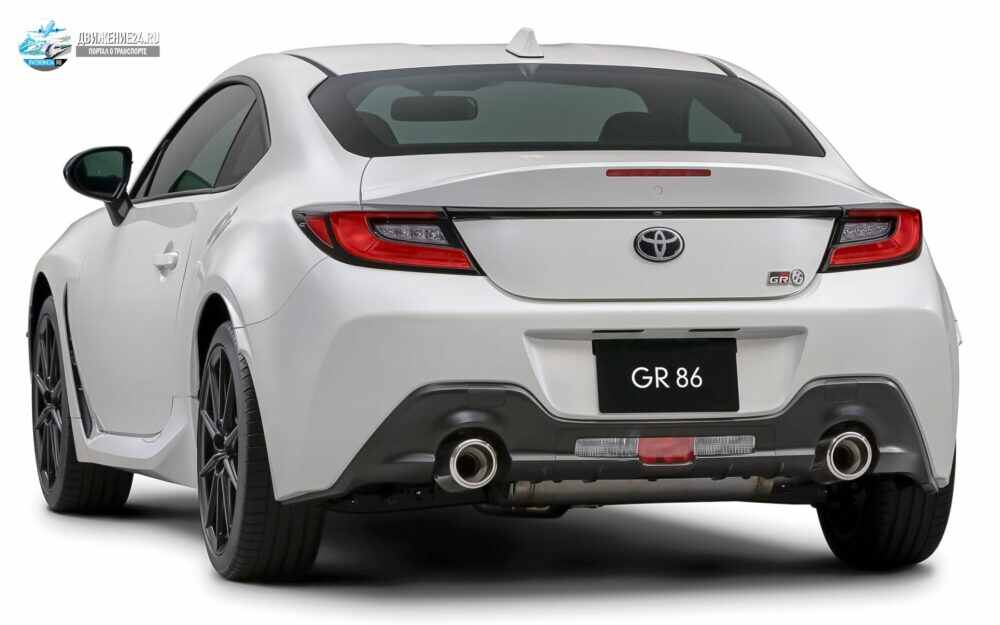 Новый спортивный автомобиль Toyota GR86 берет верх над GT86