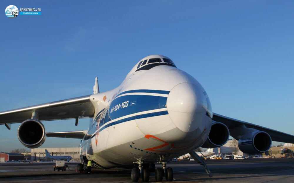 Самолет АН-124 "Руслан"