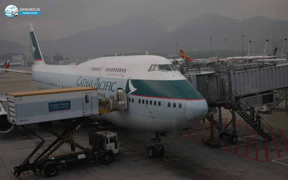 Самолет Boeing-747 CathayPacific