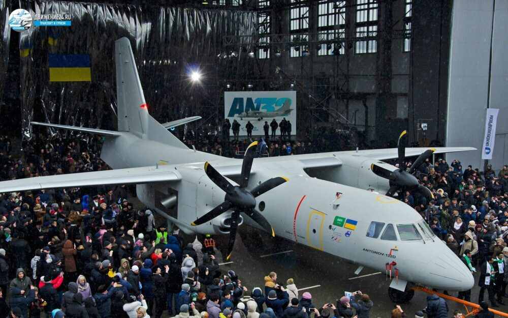 Турбовинтовой самолет на выставке