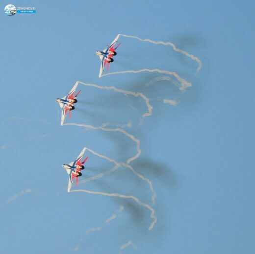 Фотографии самолетов гражданской авиации, военной авиации и летательных аппаратов федерации любителей авиаспорта