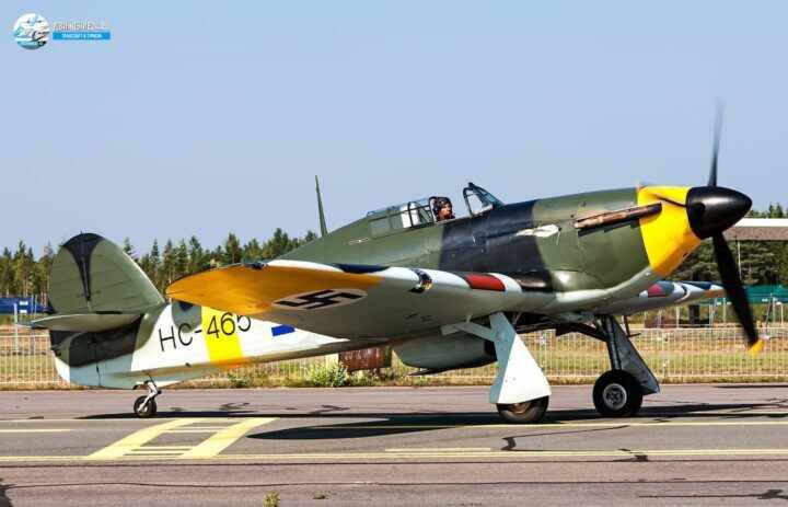 Фотографии самолетов гражданской авиации, военной авиации и летательных аппаратов федерации любителей авиаспорта