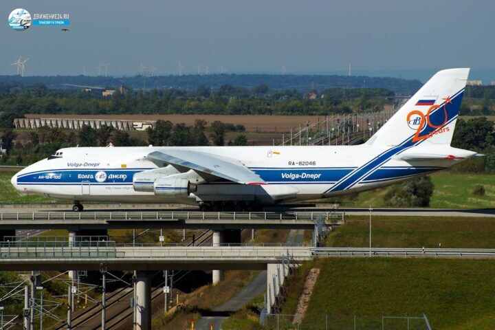 Фотографии самолетов гражданской авиации, военной авиации и летательных аппаратов федерации любителей авиаспорта