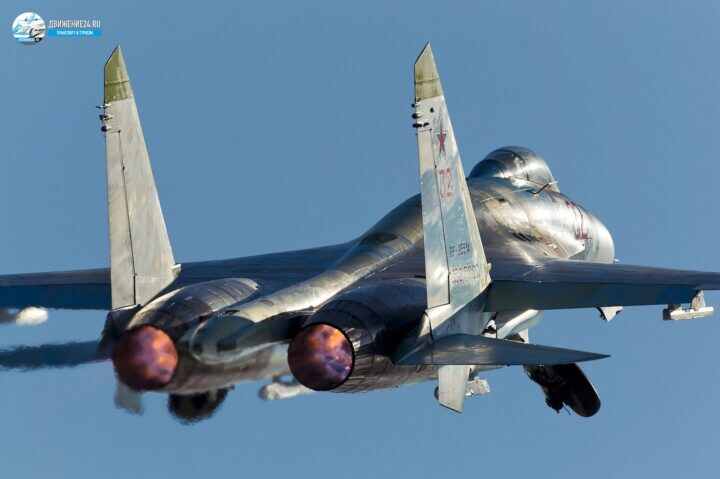 Фотографии самолетов гражданской авиации, военной авиации и летательных аппаратов федерации любителей авиаспорта