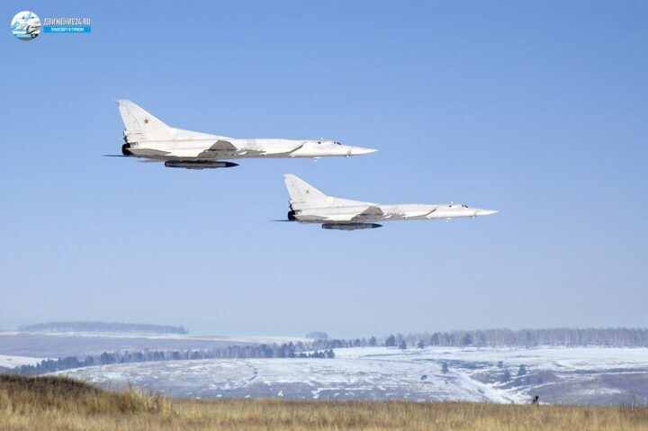 Фотографии самолетов гражданской авиации, военной авиации и летательных аппаратов федерации любителей авиаспорта