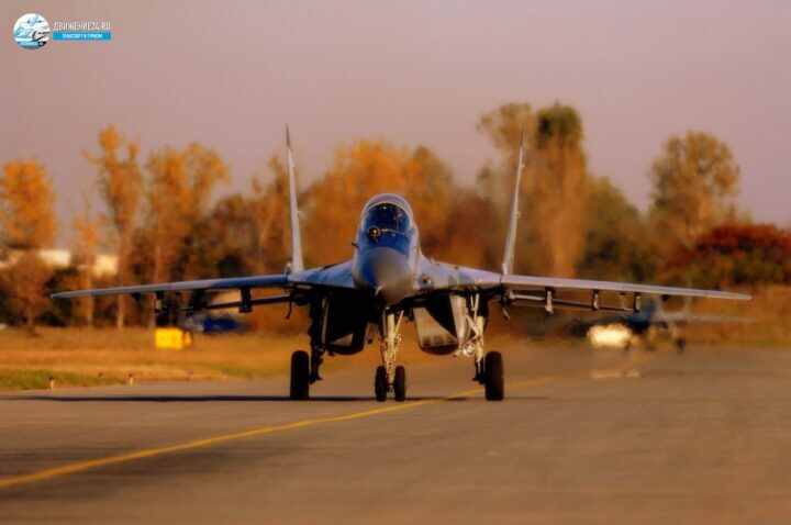 Фотографии самолетов гражданской авиации, военной авиации и летательных аппаратов федерации любителей авиаспорта