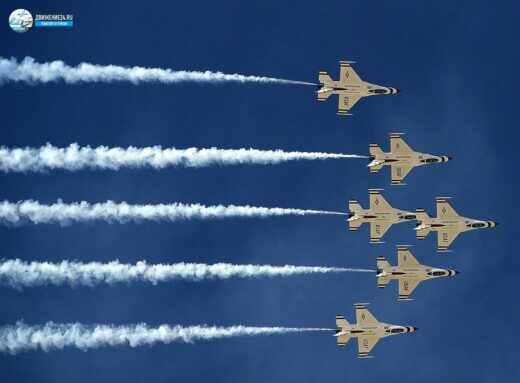 Фотографии самолетов гражданской авиации, военной авиации и летательных аппаратов федерации любителей авиаспорта