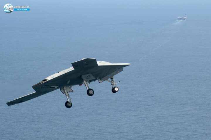 Фотографии самолетов гражданской авиации, военной авиации и летательных аппаратов федерации любителей авиаспорта