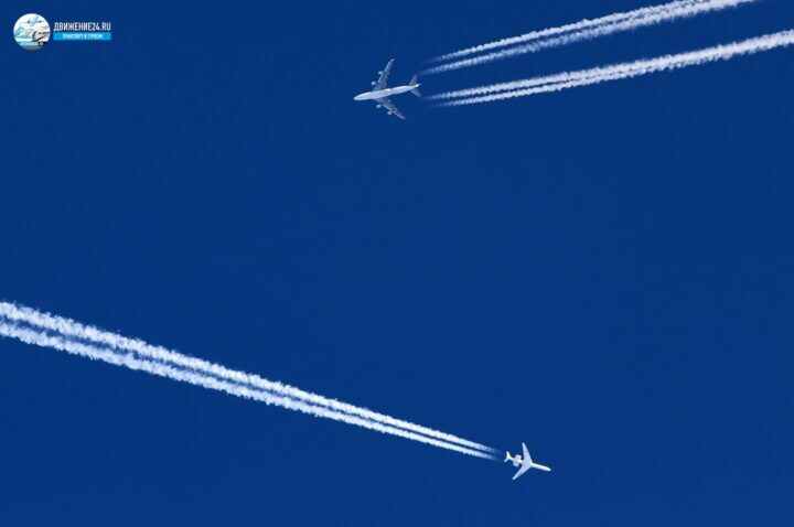 Фотографии самолетов гражданской авиации, военной авиации и летательных аппаратов федерации любителей авиаспорта