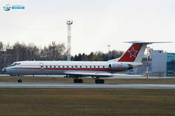 Фотографии самолетов гражданской авиации, военной авиации и летательных аппаратов федерации любителей авиаспорта
