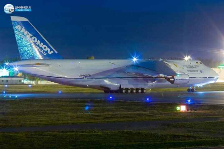 Фотографии самолетов гражданской авиации, военной авиации и летательных аппаратов федерации любителей авиаспорта