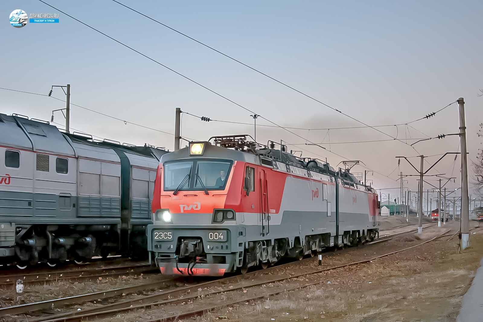 Фото электровоза 2ЭС5 "Скиф"