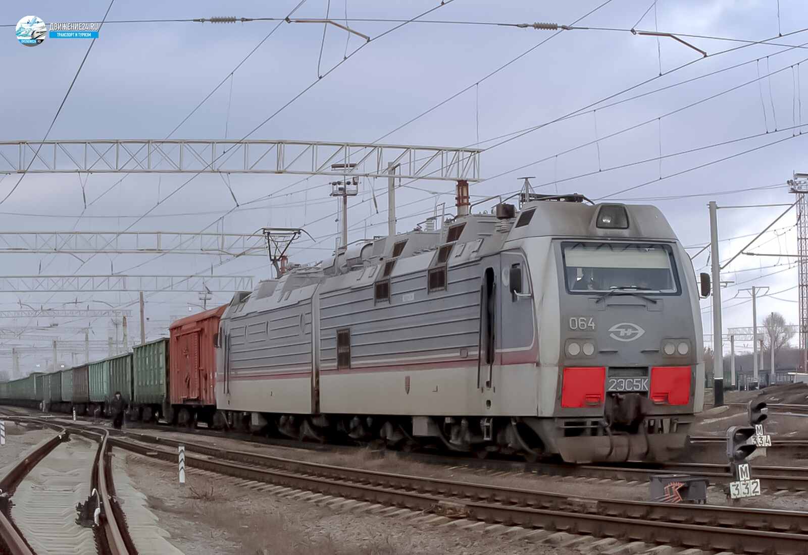 Фото электровоза 2ЭС5 "Скиф"