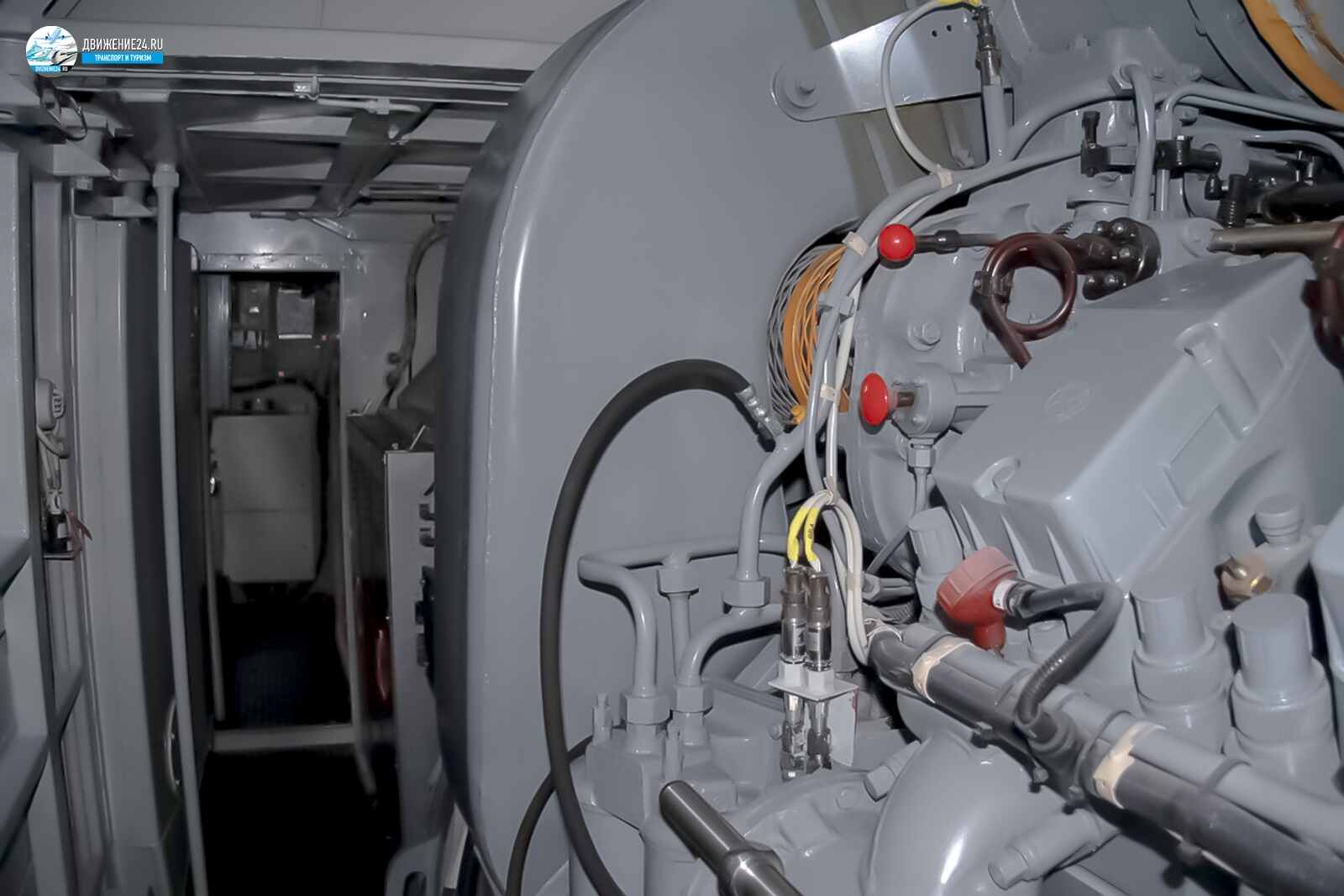 Машинное отделение тепловоза 2ТЭ25А