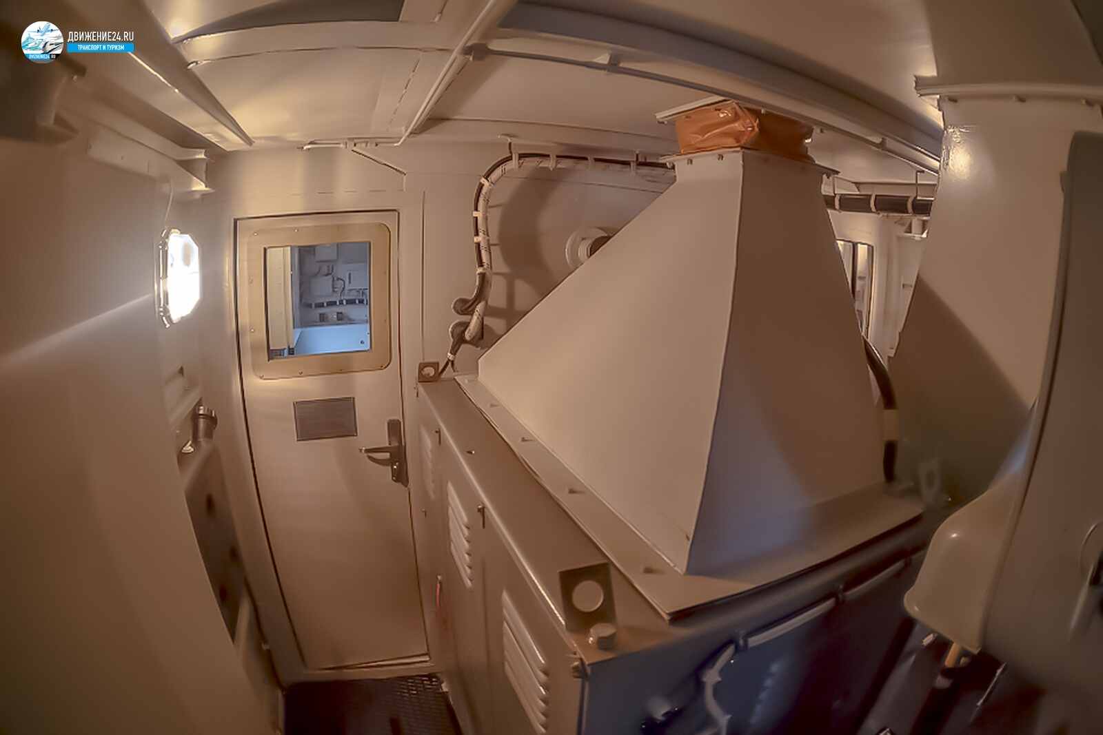 Машинное отделение тепловоза 2ТЭ25А