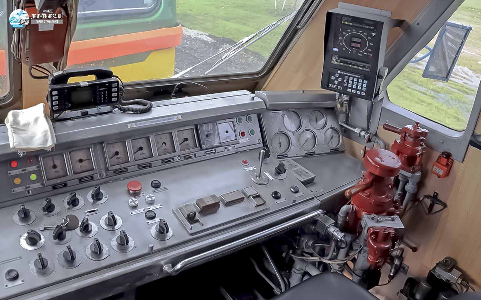 Кабина электровоза ЧС200, электровоз ЧС200 кабина машиниста